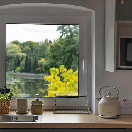 Przy Stawie Zdrojowym *